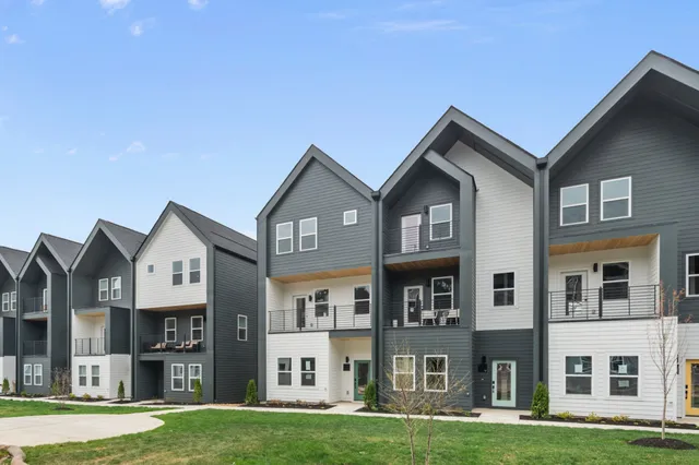 $2,300 | 440 Markham Street, Unit 24, Nashville, TN 37214