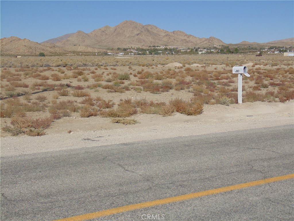 10650 Kendall Road Lucerne Valley, CA 92356 - Photo 3 of 6 a view of lake with mountain