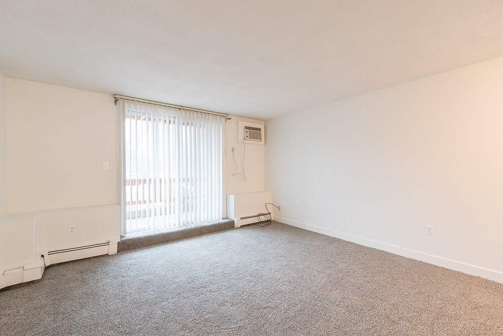 555 Diamond Hill Road, Unit 104 Woonsocket, RI 02895 - Photo 5 of 20
