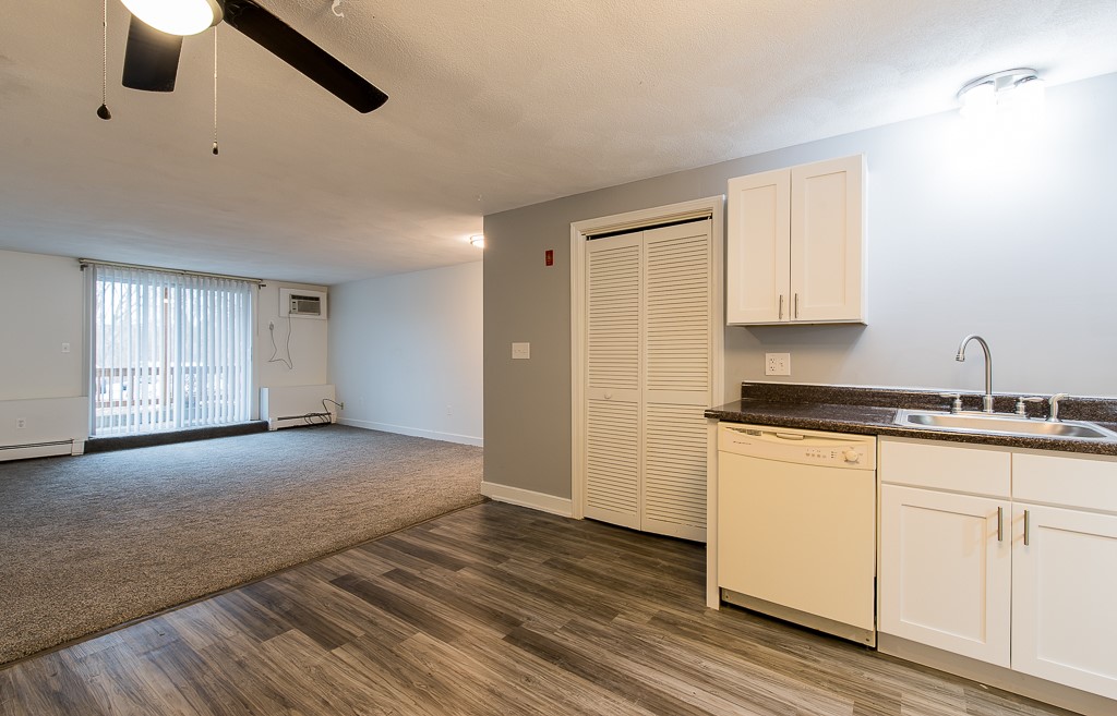 555 Diamond Hill Road, Unit 104 Woonsocket, RI 02895 - Photo 8 of 20