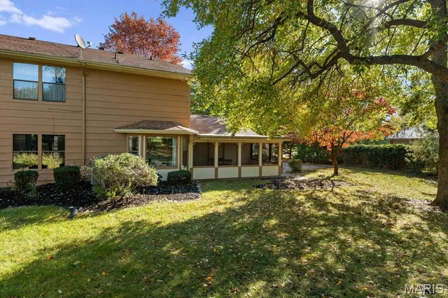 $250,000 | 5 Ginger Lake Drive West, Glen Carbon, IL 62034