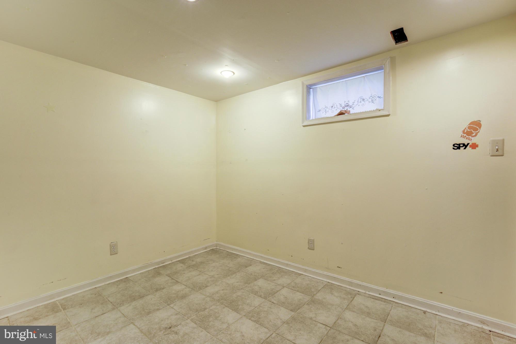 1305 Oakview Drive Silver Spring, MD 20903 - Photo 20 of 26 a view of empty room