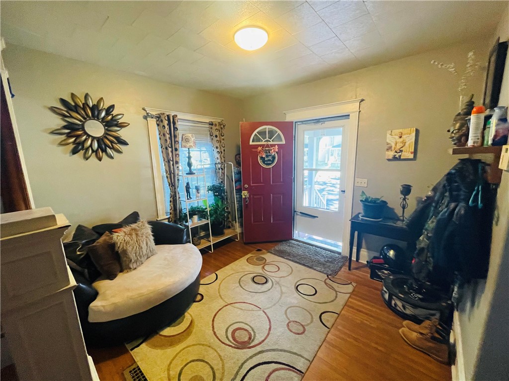 334 Selye Terrace Rochester, NY 14613 - Photo 3 of 18