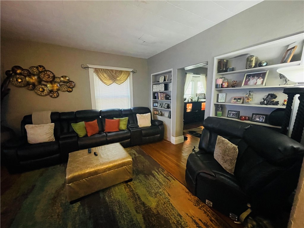 334 Selye Terrace Rochester, NY 14613 - Photo 5 of 18