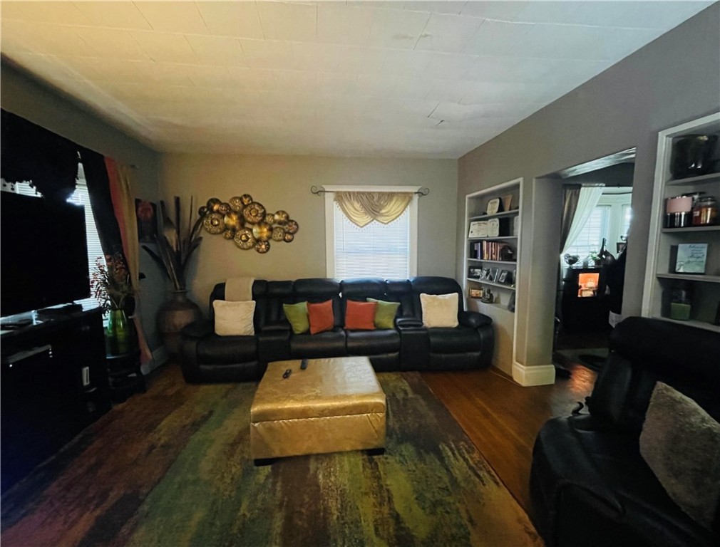 334 Selye Terrace Rochester, NY 14613 - Photo 6 of 18