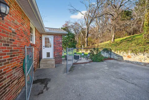 $499,900 | 304 Cross Timbers Drive, Nashville, TN 37221