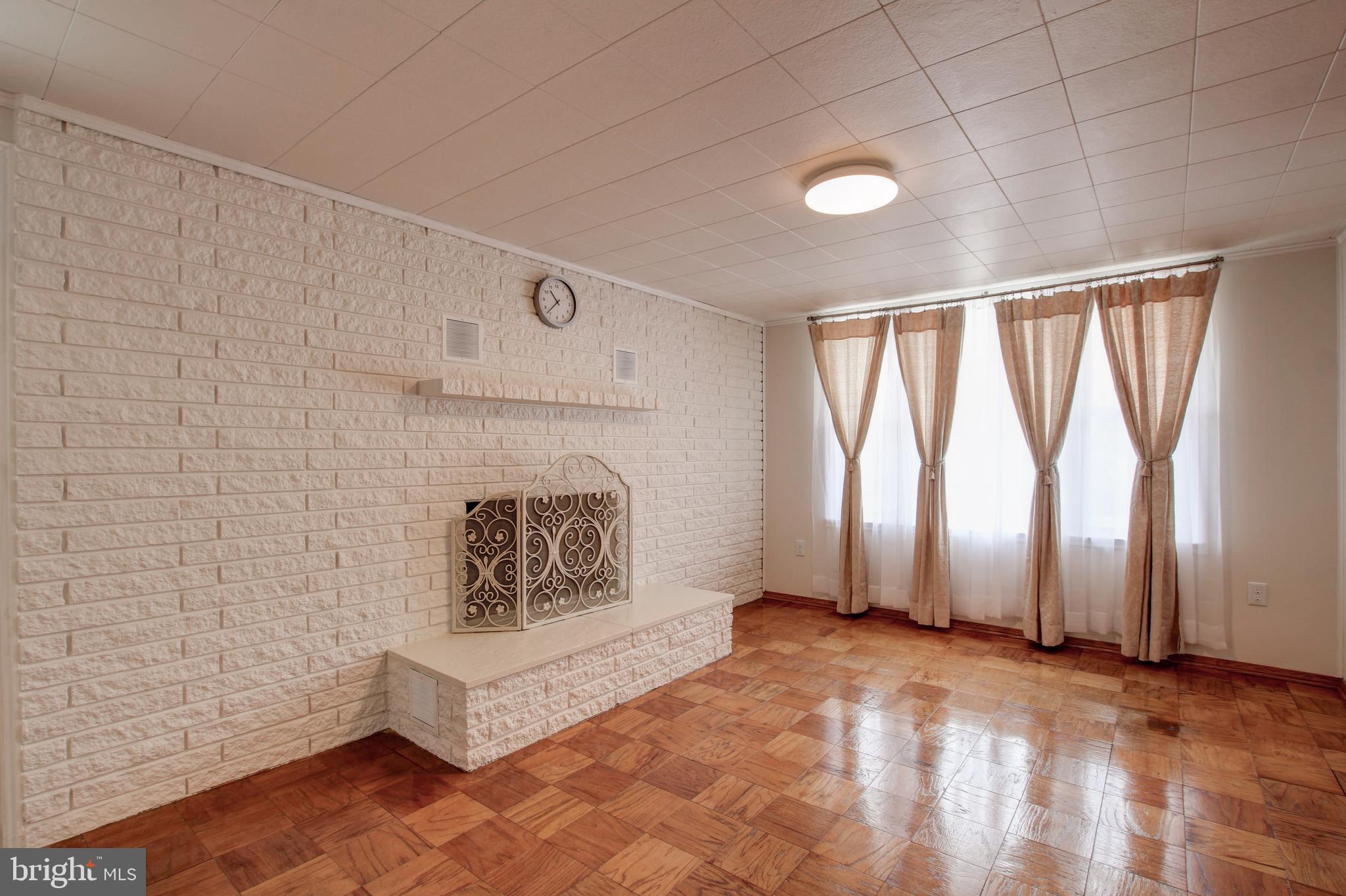 6207 Julian Street Springfield, VA 22150 - Photo 12 of 27 Family Room