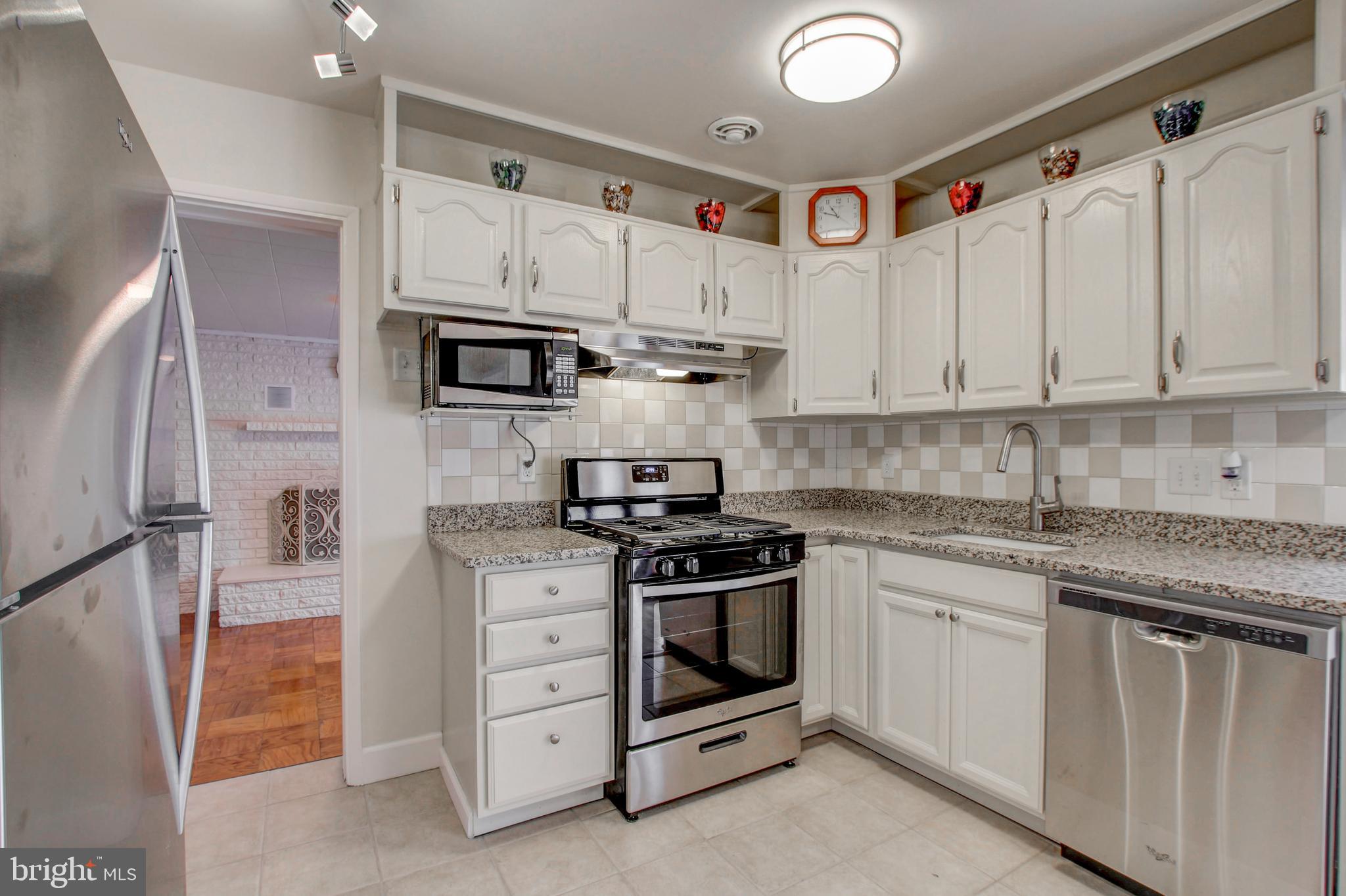 6207 Julian Street Springfield, VA 22150 - Photo 3 of 27 Kitchen