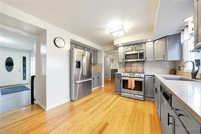 $369,900 | 89 Park Ln Circle, Lockport City, NY 14094