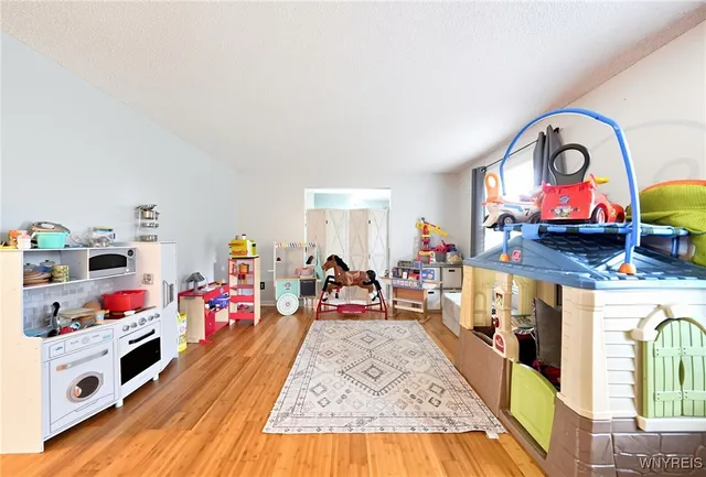 $369,900 | 89 Park Ln Circle, Lockport City, NY 14094