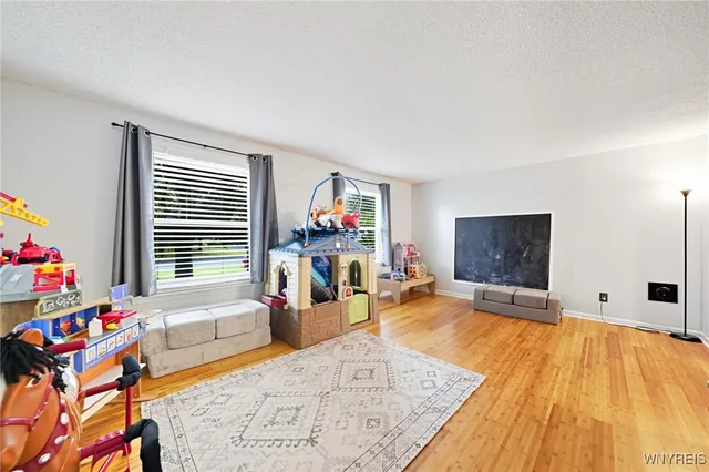 $369,900 | 89 Park Ln Circle, Lockport City, NY 14094