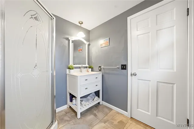 $369,900 | 89 Park Ln Circle, Lockport City, NY 14094