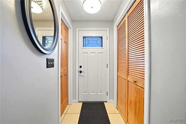 $369,900 | 89 Park Ln Circle, Lockport City, NY 14094