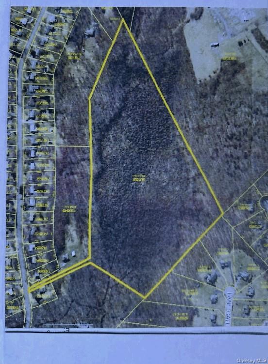 Private Road Wappingers Falls, NY 12590 - Photo 2 of 2 a view of a dry yard