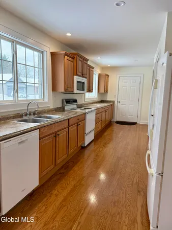 $2,500 | Undisclosed Address, Greenwich, NY 12834