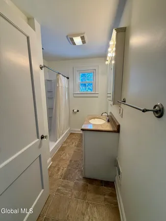 $2,500 | Undisclosed Address, Greenwich, NY 12834