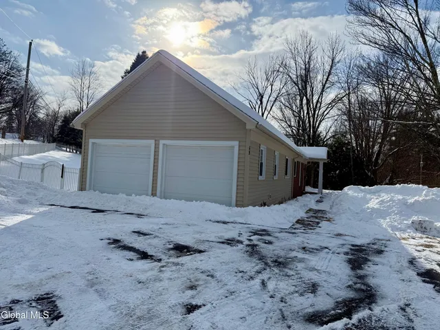 $2,500 | Undisclosed Address, Greenwich, NY 12834