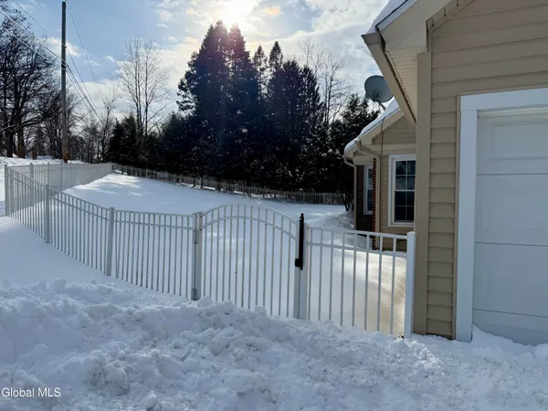 $2,500 | Undisclosed Address, Greenwich, NY 12834