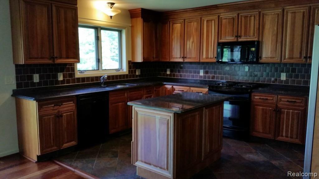 43058 Utica Road Sterling Heights, MI 48314 - Photo 7 of 12 July 2014 050.jpg