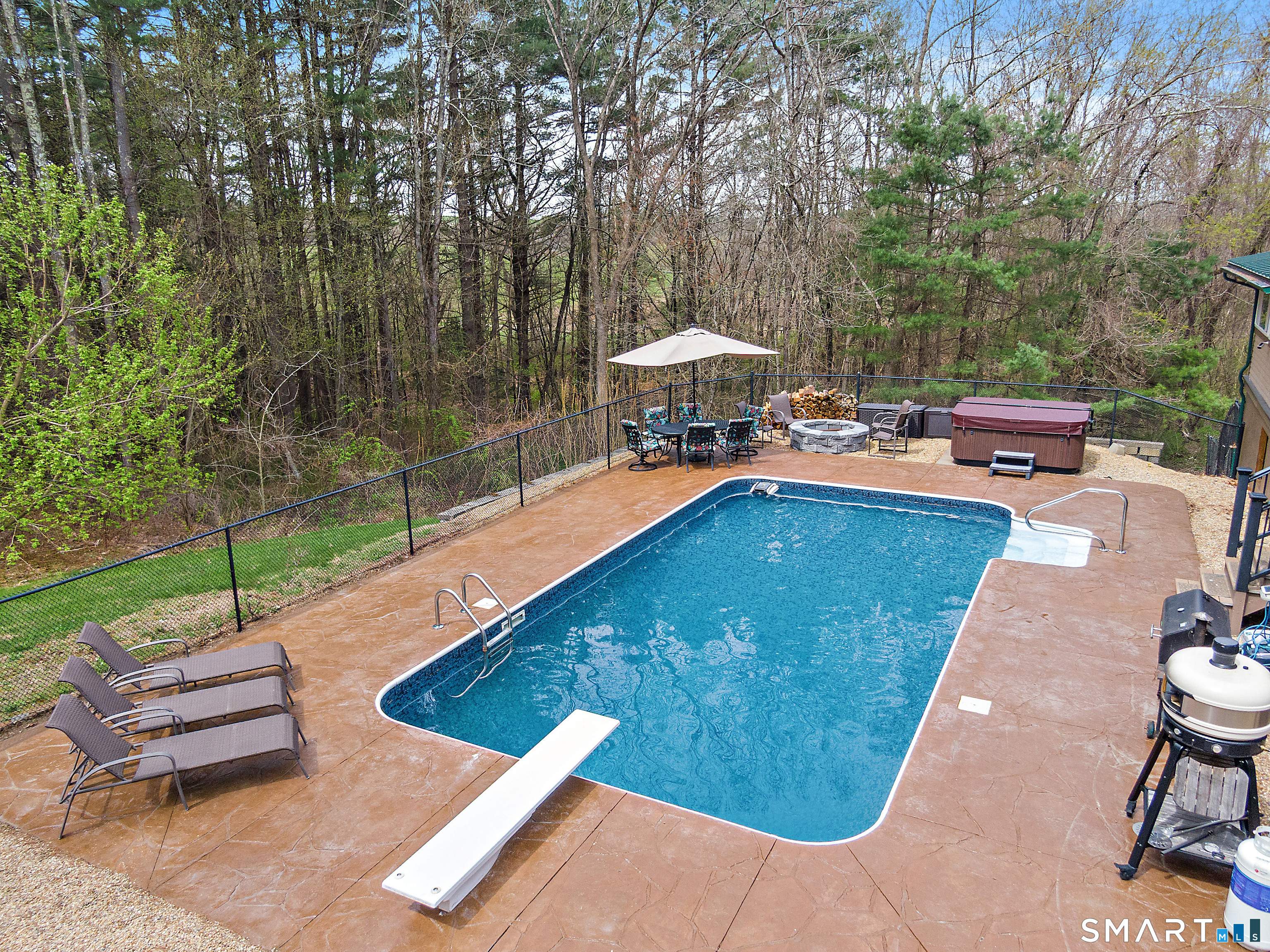 28 Blackmer Downs Road Thompson, CT 06255 - Photo 2 of 35