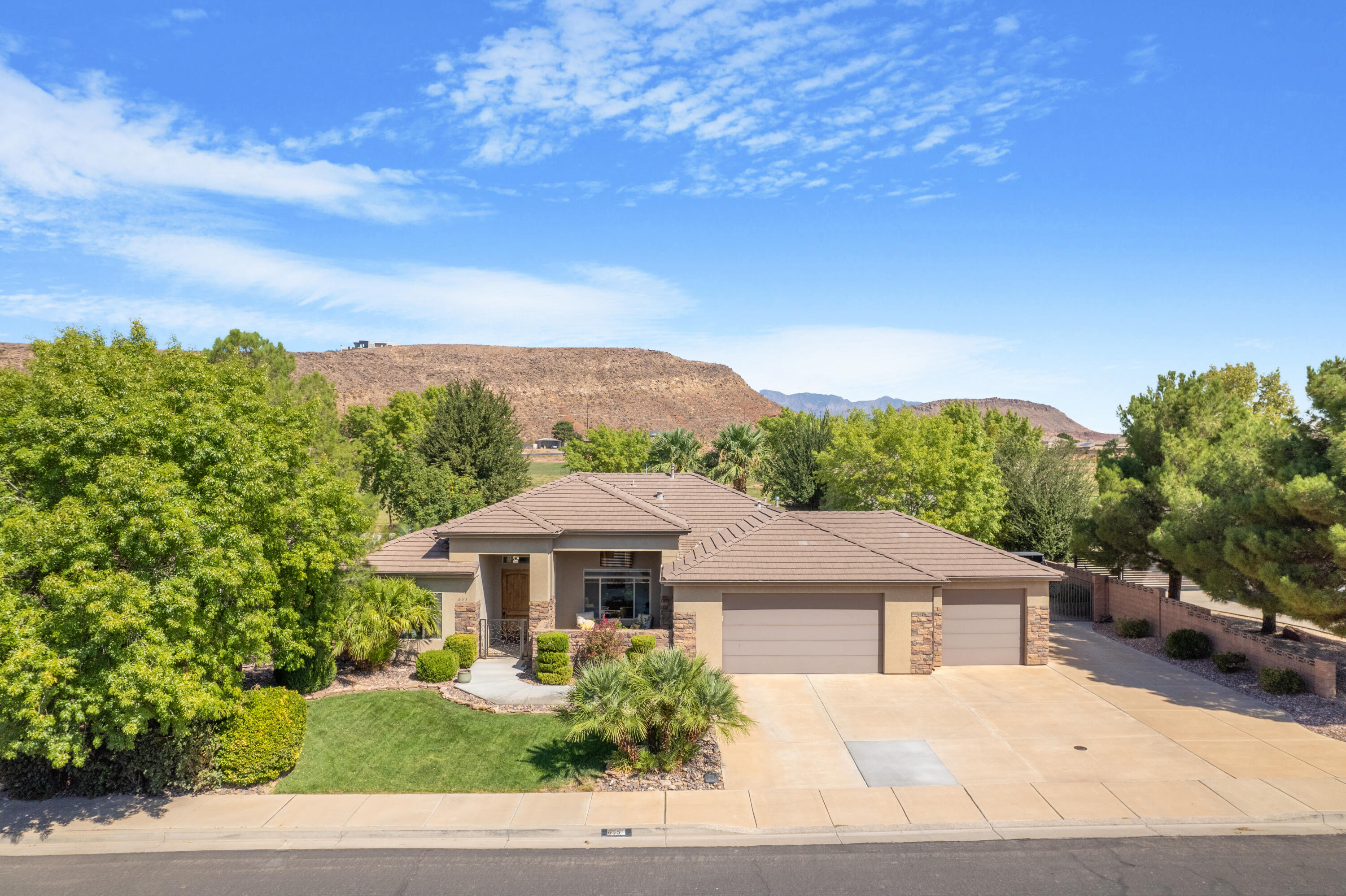 655 East Lost Ridge Drive Washington, UT 84780 - Photo 1 of 58 Front of Home