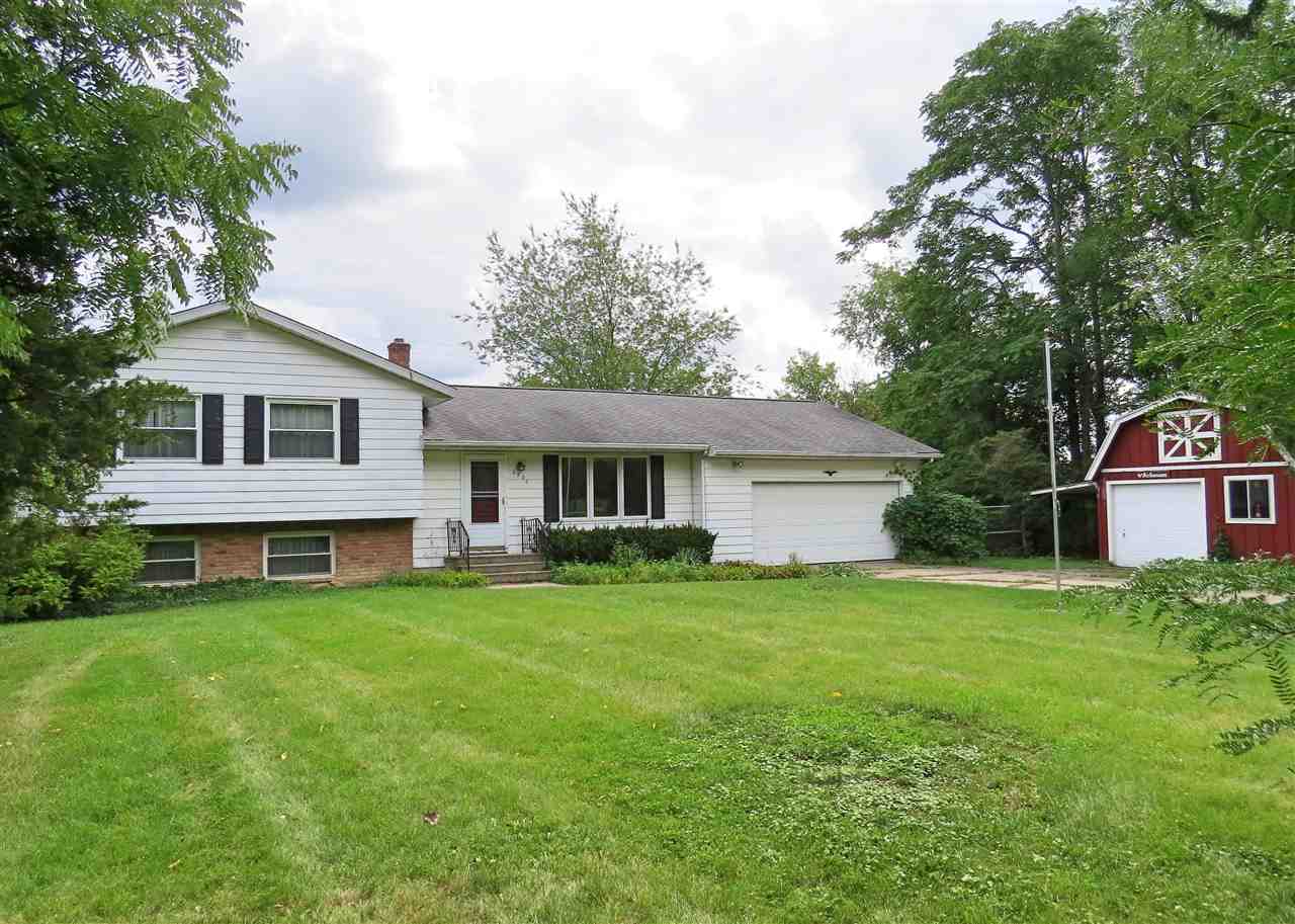 6400 Bennett Lake Road Fenton, MI 48430 - Photo 1 of 31
