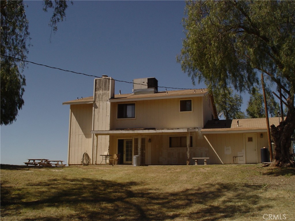 38400 San Ignacio Road Hemet, CA 92544 - Photo 11 of 12 a view of a back yard of the house