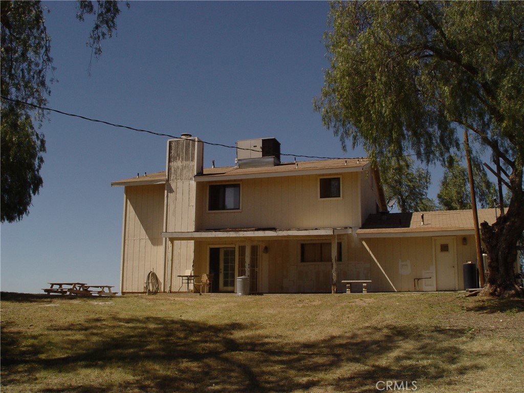 38400 San Ignacio Road Hemet, CA 92544 - Photo 10 of 12 a view of a back yard of the house