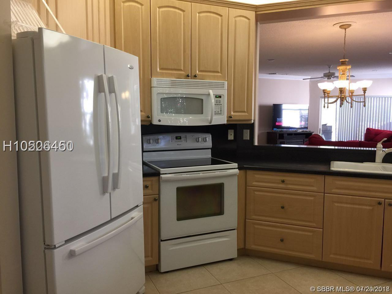 20951 Vía Jasmine, Unit 1 Boca Raton, FL 33428 - Photo 11 of 32 Photo 11