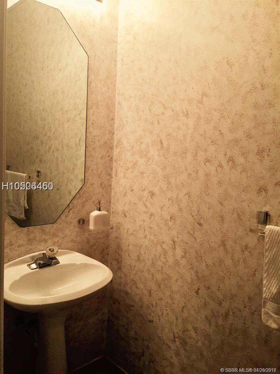 20951 Vía Jasmine, Unit 1 Boca Raton, FL 33428 - Photo 14 of 32 Photo 14