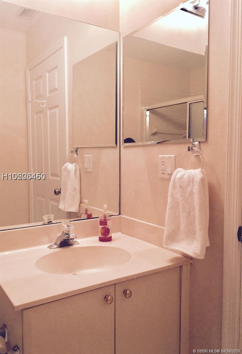 20951 Vía Jasmine, Unit 1 Boca Raton, FL 33428 - Photo 23 of 32 Photo 23