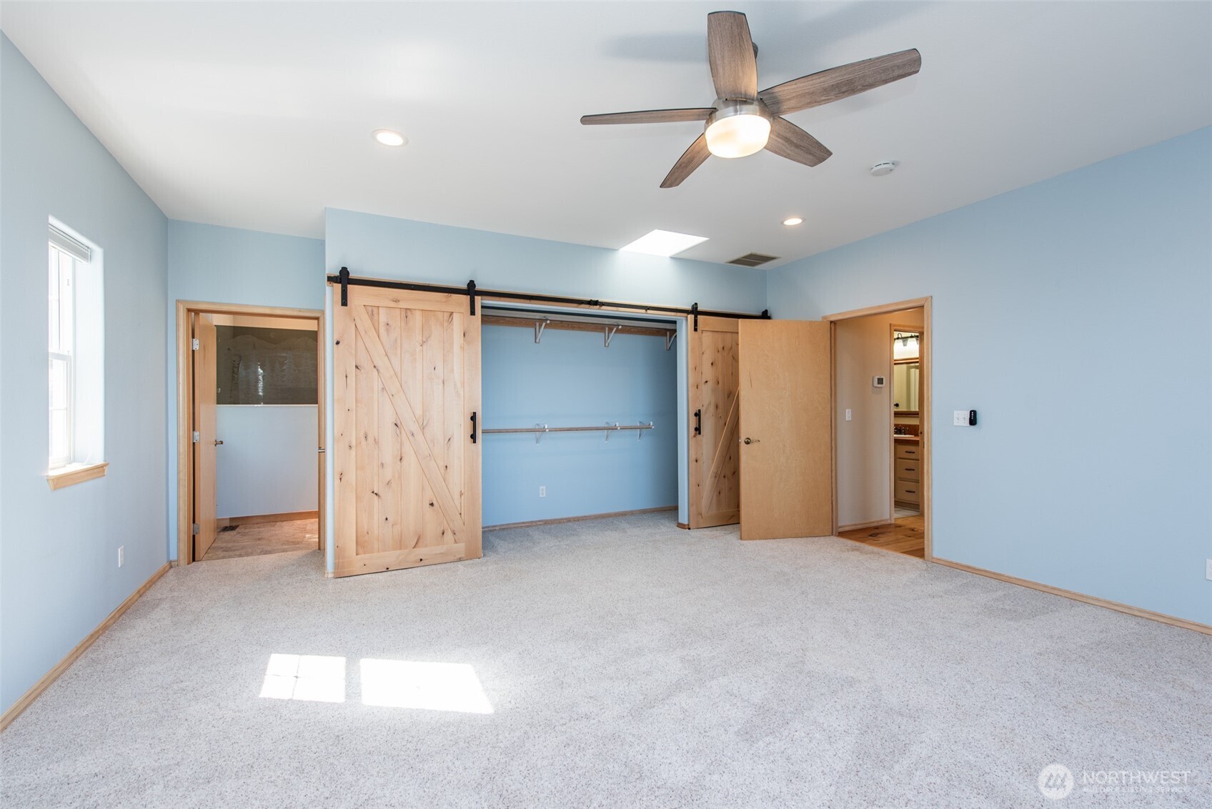 113 Quails Roost Road Sequim, WA 98382 - Photo 28 of 40 a view of empty room with ceiling fan