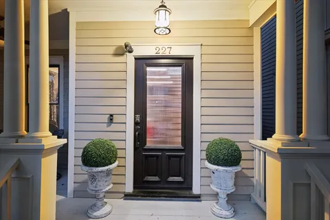 $779,800 | 227 West 24th Street, Houston, TX 77008