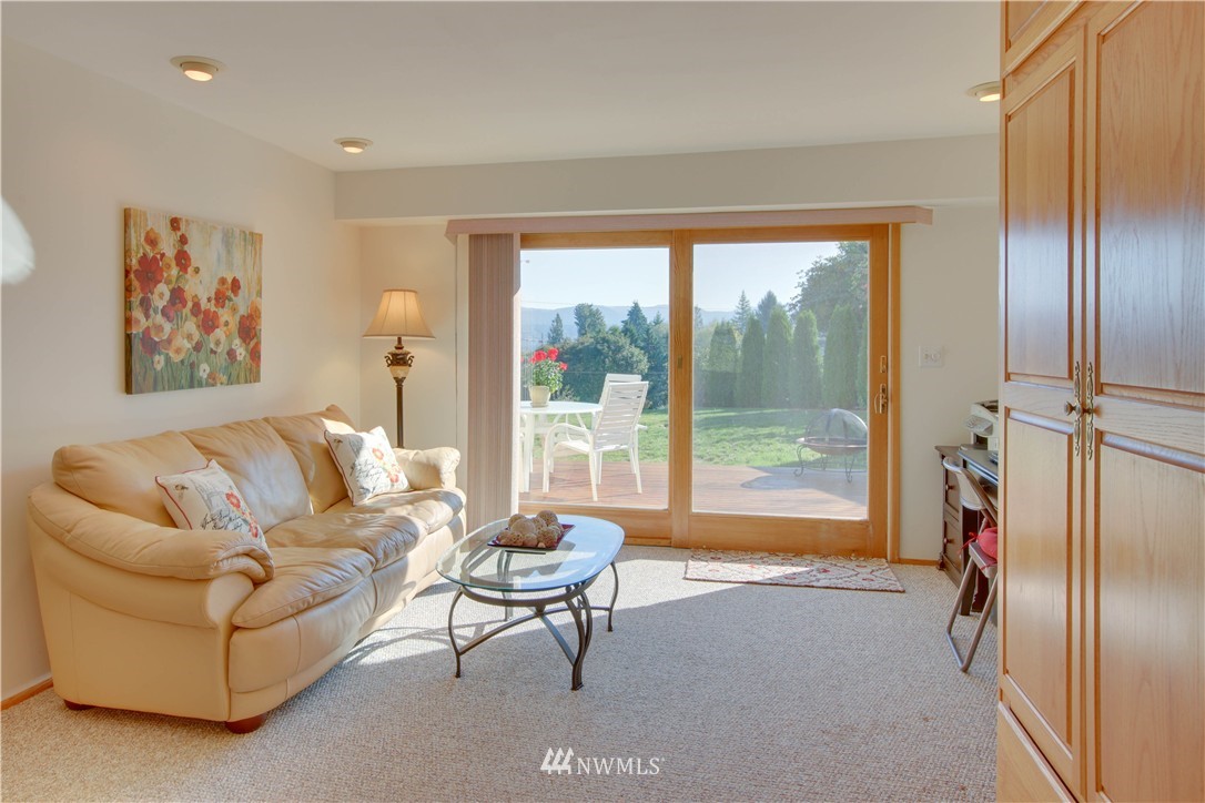 6901 South Rustic Road Seattle, WA 98178 - Photo 11 of 25 Gallery Image 11