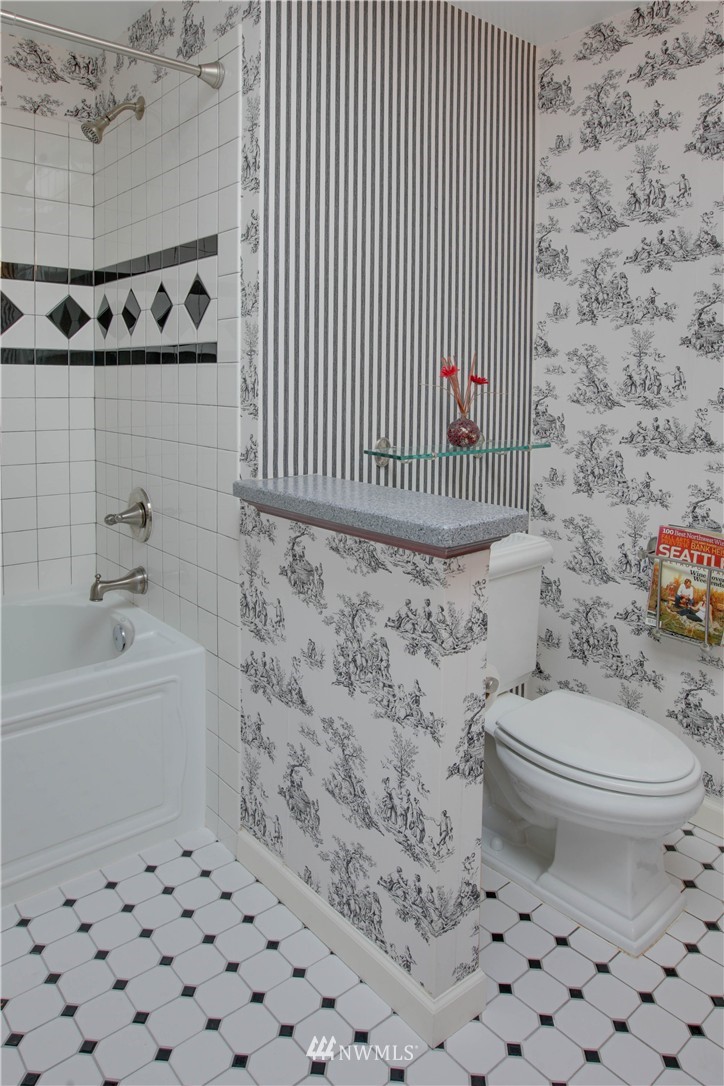 6901 South Rustic Road Seattle, WA 98178 - Photo 17 of 25 Gallery Image 17