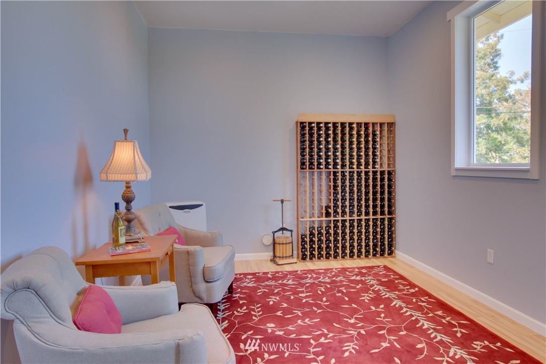 6901 South Rustic Road Seattle, WA 98178 - Photo 20 of 25 Gallery Image 20