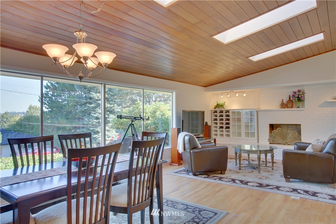 6901 South Rustic Road Seattle, WA 98178 - Photo 7 of 25 Gallery Image 7