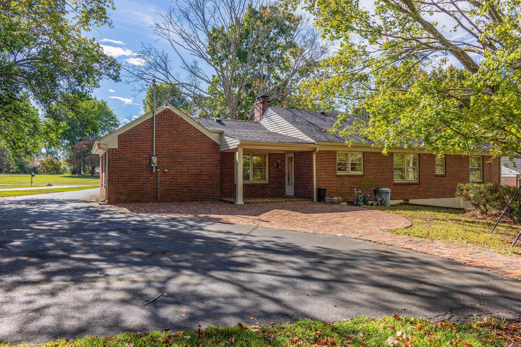 1109 Manor Road Columbia, TN 38401 - Photo 22 of 25 Back of home....park like....