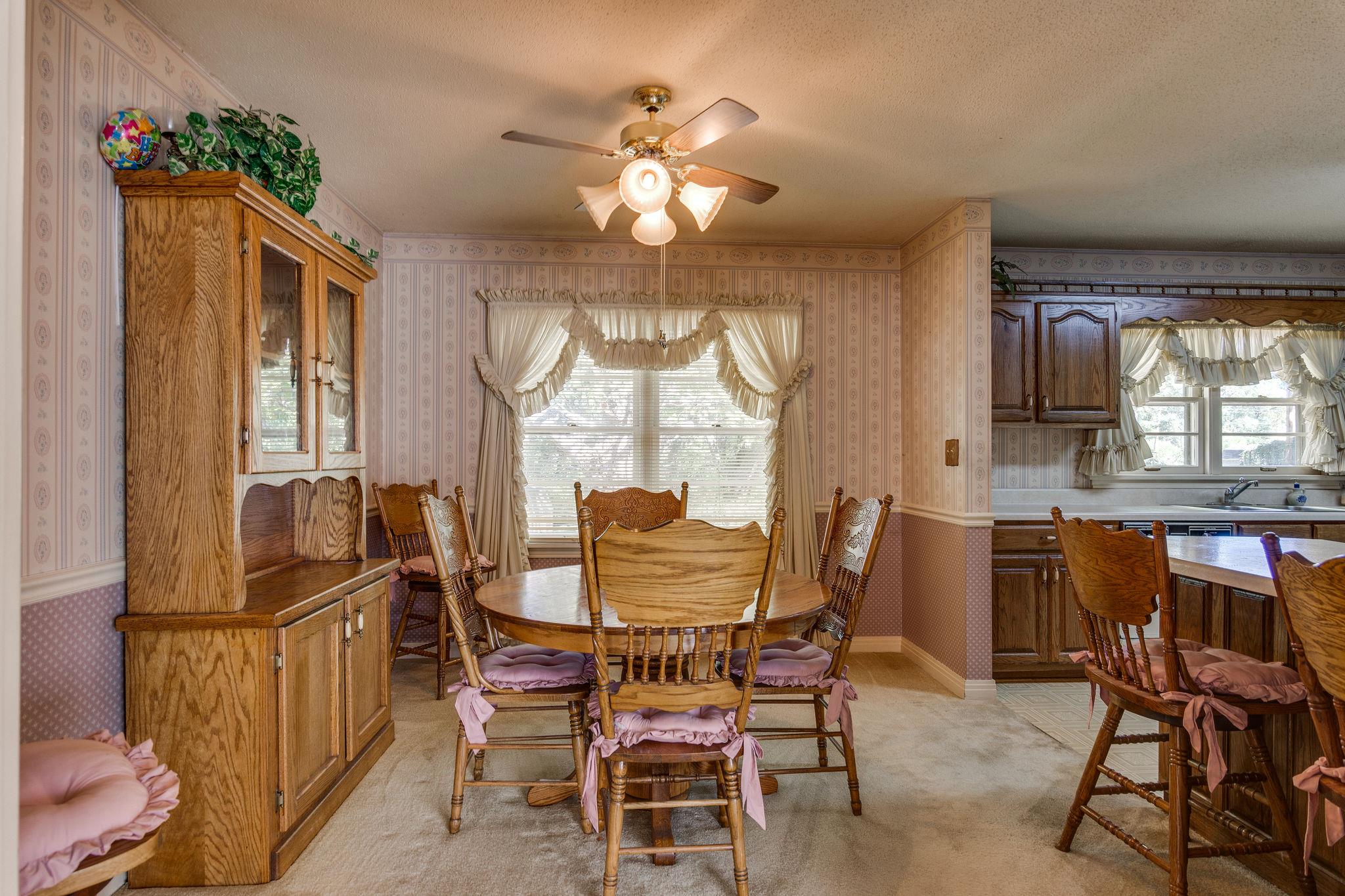 1109 Manor Road Columbia, TN 38401 - Photo 8 of 25 Dining room.....