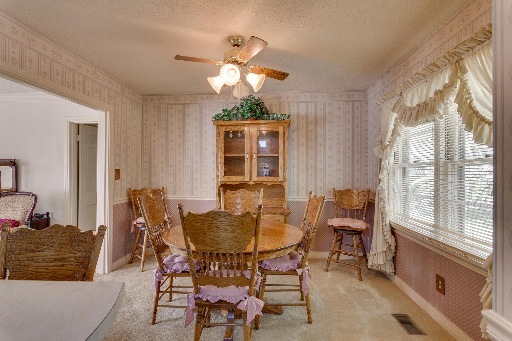 1109 Manor Road Columbia, TN 38401 - Photo 9 of 25 #2 view of dining room