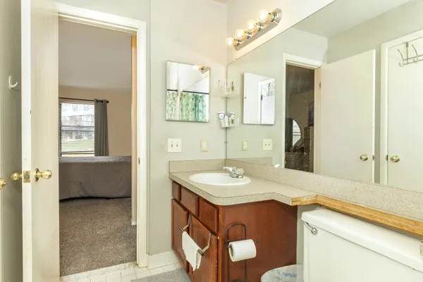 $139,900 | 24684 Cashmere Court, Unit 136, Southfield, MI 48033
