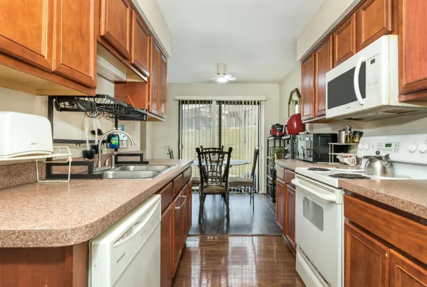 $139,900 | 24684 Cashmere Court, Unit 136, Southfield, MI 48033