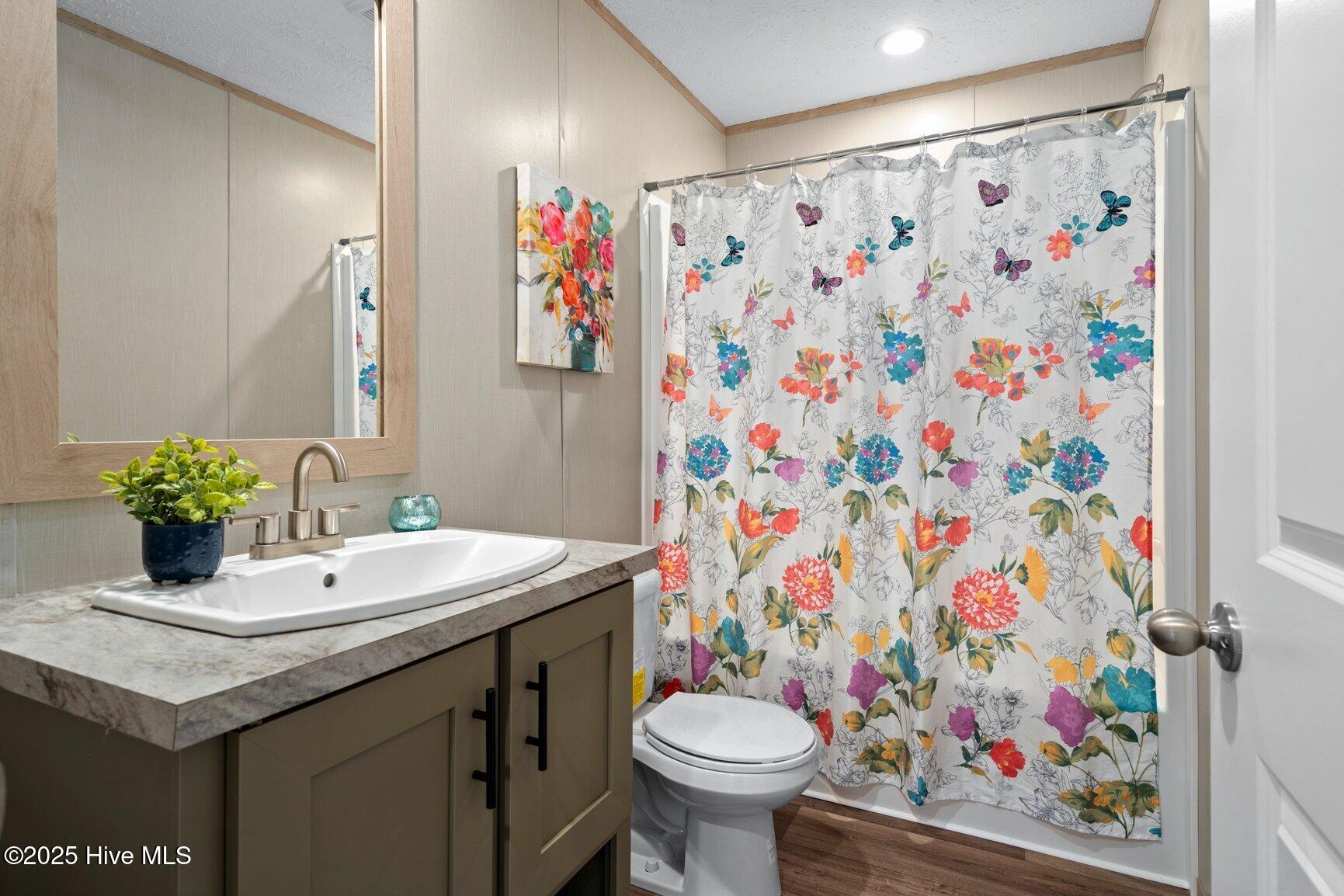 7954 White Oak Road Rocky Mount, NC 27803 - Photo 19 of 34 Hall Full Bathroom