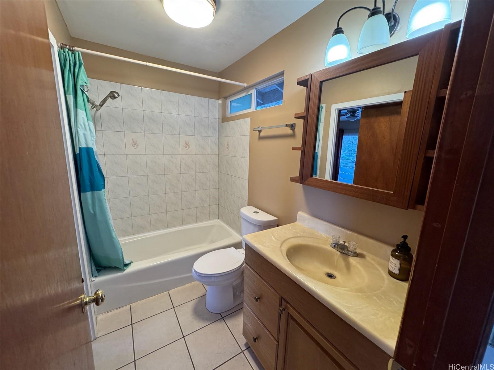541 Kuliouou Road Honolulu, HI 96821 - Photo 12 of 21 a bathroom with a sink toilet and shower