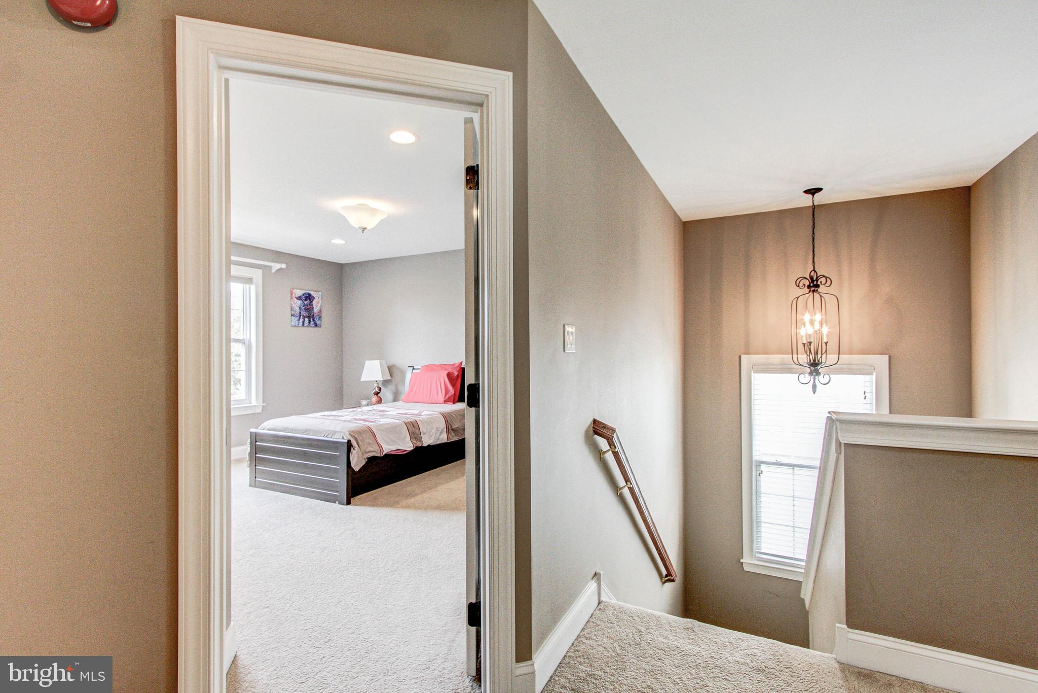 2196 Glenridge Road Furlong, PA 18925 - Photo 40 of 42 2nd Floor Hallway