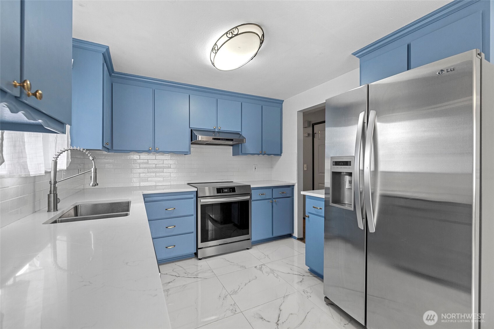 953 Northwest Illahee Drive Oak Harbor, WA 98277 - Photo 15 of 36