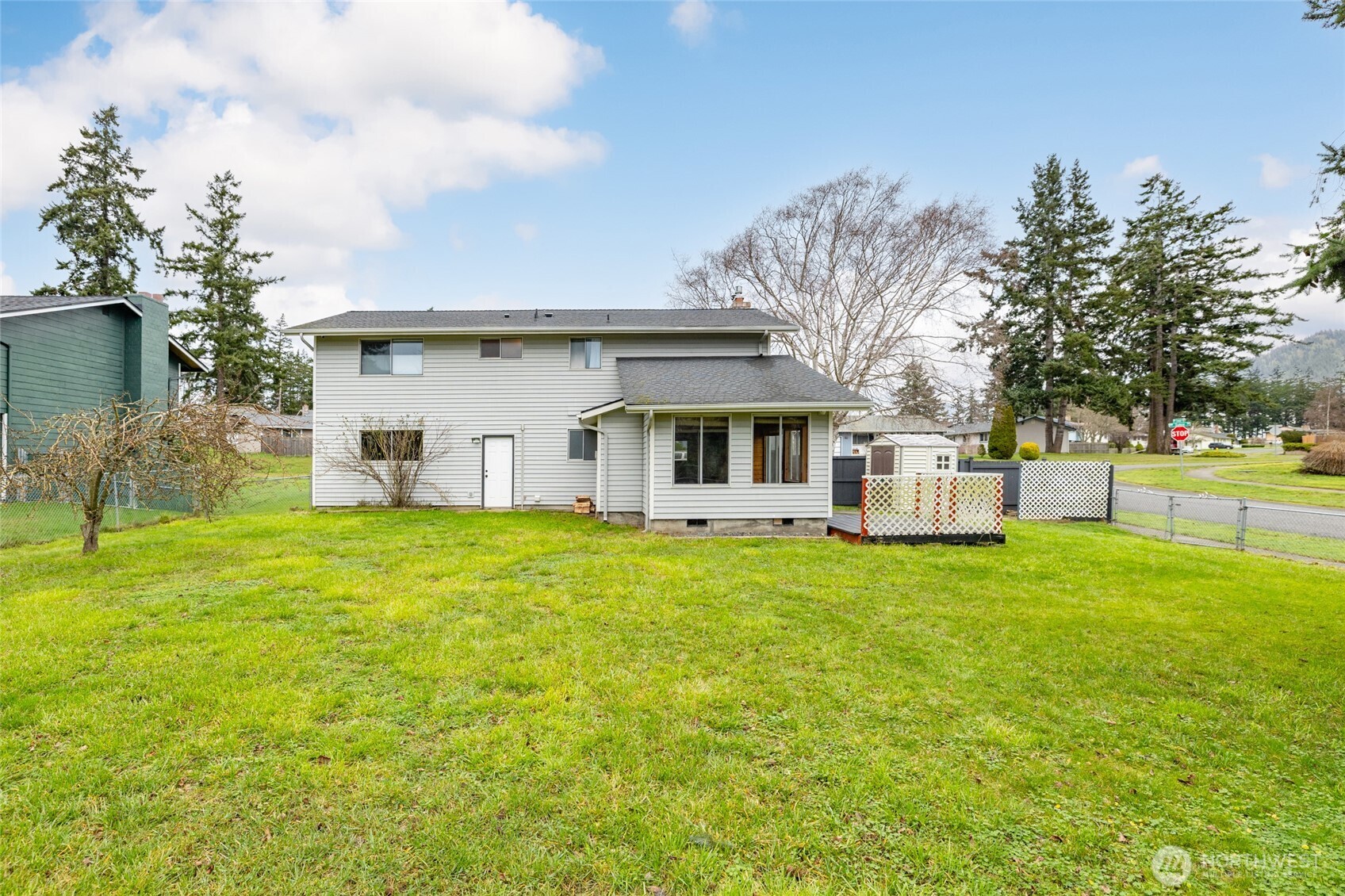 953 Northwest Illahee Drive Oak Harbor, WA 98277 - Photo 33 of 36