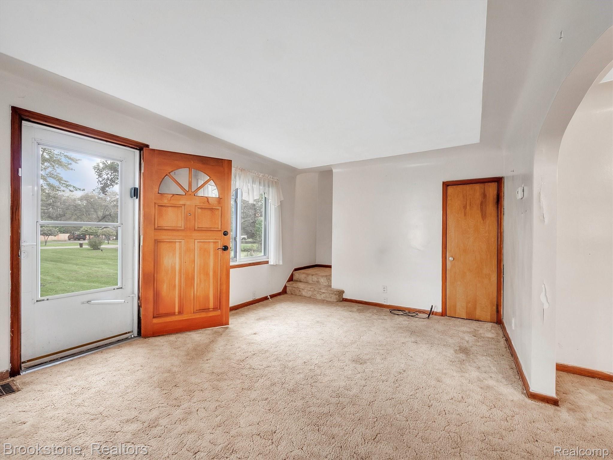 2820 Grant Road Rochester, MI 48309 - Photo 7 of 55 07-2820 Grant Rd-windowstill-realestate-photography-7.jpg