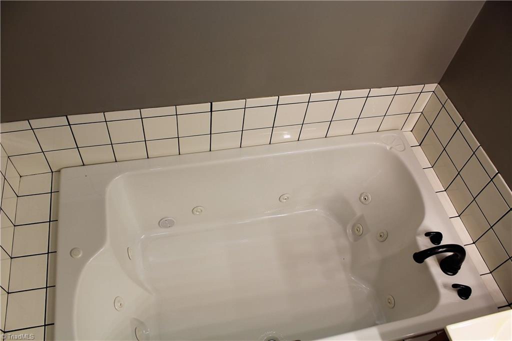 5517 Old Thomasville Road High Point, NC 27263 - Photo 25 of 30 JETTED TUB F