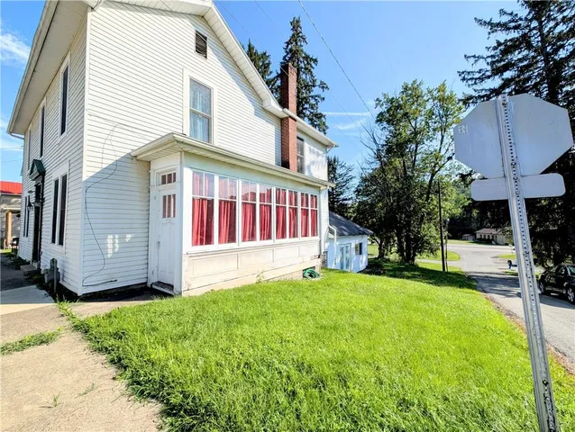 $304,900 | 123 West Loyalhanna Street, Ligonier, PA 15658